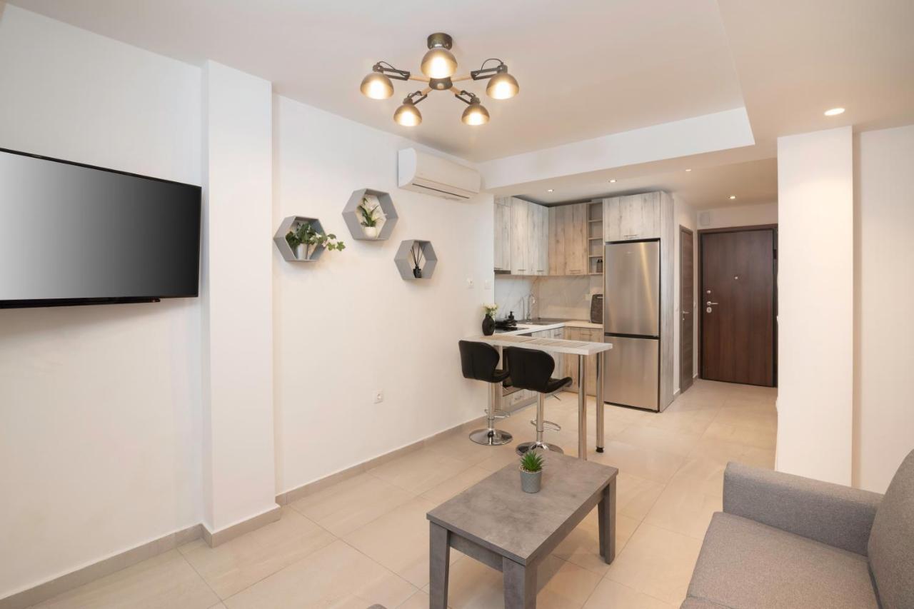 Little Miracle In Thessaloniki Apartment Exterior foto