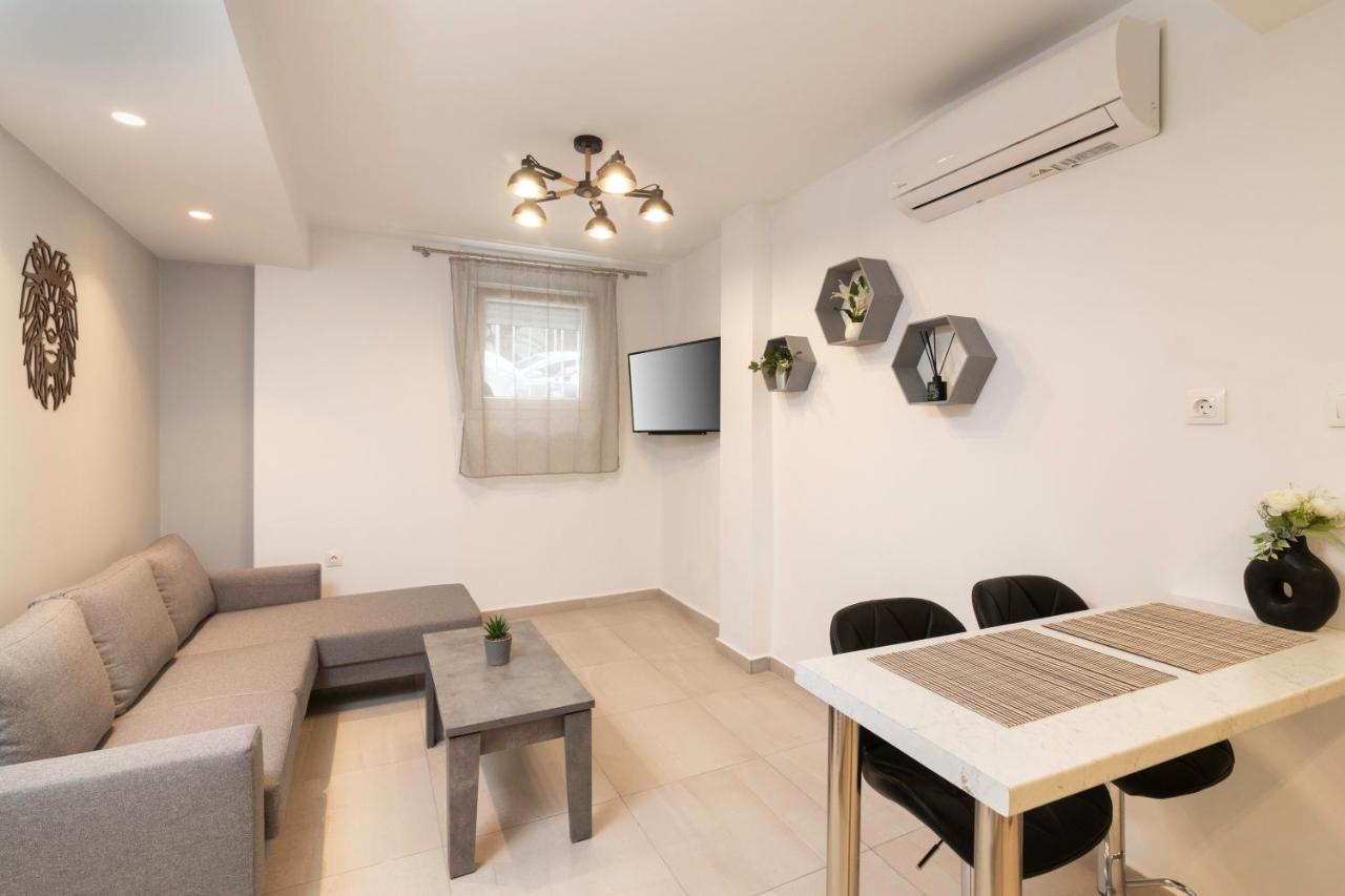 Little Miracle In Thessaloniki Apartment Exterior foto
